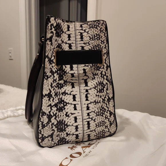 COACH handbag - Picture 4 of 9